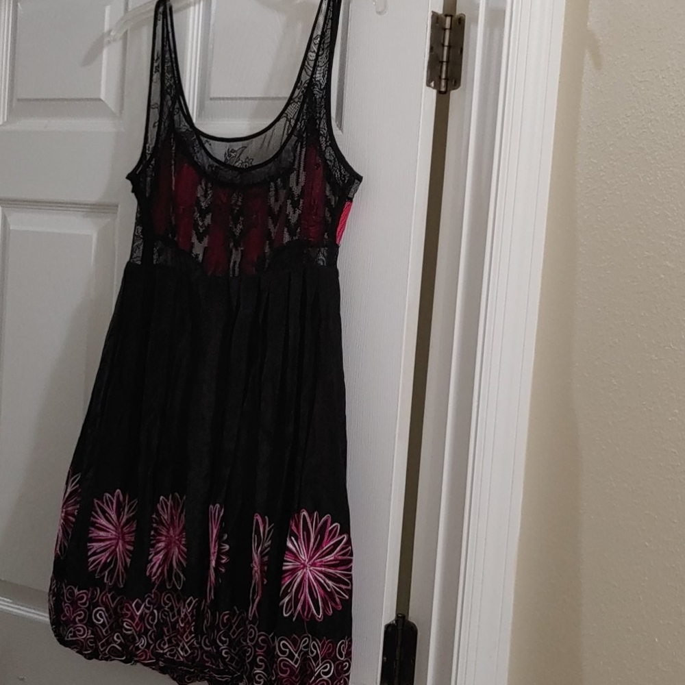 Dress - Picture 4 of 4
